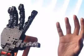 Bàn tay robot "made in Italy" với nhiều ứng dụng như tay thật