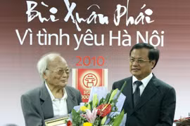 Cây đại thụ văn chương Tô Hoài đã về với… “Cát bụi chân ai” 