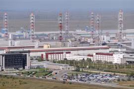 Một nhà máy sản xuất nhôm tại Sayanogorsk, Nga. (Ảnh: AFP/TTXVN)