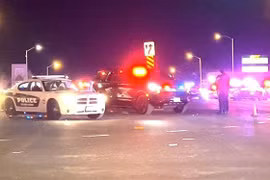 Hiện trường vụ xả súng tại thành phố Colorado Springs, bang Colorado, Mỹ ngày 19/11/2022. (Ảnh: KOAA-TV/TTXVN) 