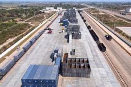Một góc nhà ga hàng hóa ở thủ đô Vientiane. (Ảnh: Bá Thành/TTXVN) 