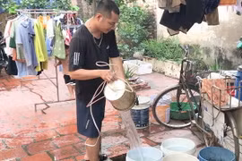 Người dân ở Sóc Sơn đang phải sử dụng nguồn nước giếng khoan để ăn uống và sinh hoạt. (Nguồn: moitruong.net.vn) 