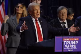 Những hình ảnh đầu tiên của ông Donald Trump sau khi giành chiến thắng