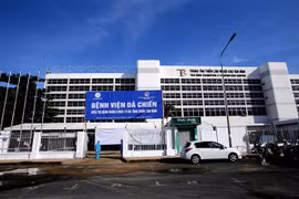 Bệnh viện dã chiến điều trị bệnh nhân COVID-19 đa tầng quận Tân Bình. (Ảnh: Thành Chung/TTXVN) 