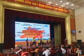 Chương trình 'Tháng hành động vì bình đẳng giới và phòng ngừa ứng phó với bạo lực trên cơ sở giới' được tổ chức tại Quân Đoàn 4, Thành phố Hồ Chí Minh. (Ảnh: Thanh Vũ/TTXVN) 
