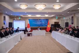 Đại sứ Việt Nam tại Nhật Bản Phạm Quang Hiệu chủ trì hội nghị. (Ảnh: Xuân Giao/TTXVN)
