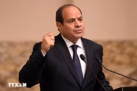 Tổng thống Ai Cập Abdel-Fattah El-Sisi phát biểu trong cuộc họp báo ở Cairo ngày 25/10/2023. (Ảnh: AFP/TTXVN)