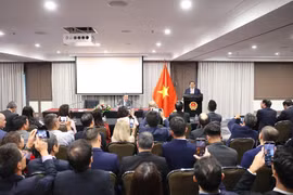 Thủ tướng Phạm Minh Chính phát biểu tại buổi gặp cộng đồng người Việt Nam tại Australia. (Ảnh: Dương Giang/TTXVN)