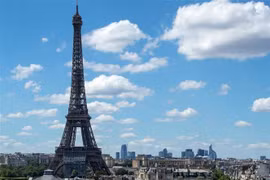 Tháp Eiffel ở Thủ đô Paris, Pháp. (Ảnh: AFP/TTXVN)