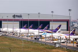 Máy bay đỗ tại sân bay Suvarnabhumi ở Bangkok, Thái Lan ngày 25/3/2020 trong bối cảnh dịch COVID-19 lan rộng. (Nguồn: AFP/TTXVN) 