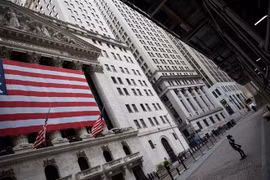 Quang cảnh bên ngoài Sàn giao dịch chứng khoán New York, Mỹ ngày 27/4/2020. (Nguồn: THX/TTXVN) 