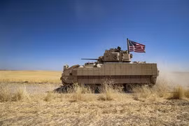 Binh sỹ Mỹ tuần tra tại thị trấn al-Malikiya, tỉnh Hasakeh, Syria, ngày 17/7/2023. (Ảnh: AFP/TTXVN)