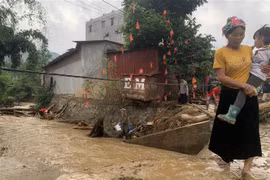 Mưa lũ làm nước suối Nậm Liệp- Minh Lương, Lào Cao dâng cao. (Ảnh Hồng Ninh/TTXVN) 