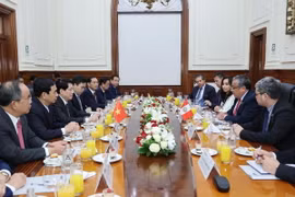 Chủ tịch nước Lương Cường hội kiến Chủ tịch Hội đồng Bộ trưởng Peru Gustavo Adrian Adrianzén. (Ảnh: Lâm Khánh/TTXVN)