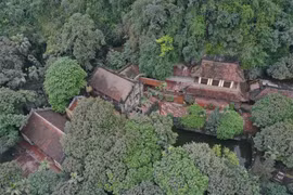 [Photo] Khám phá vẻ đẹp động và chùa Địch Lộng ở Ninh Bình