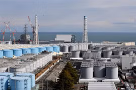 Các bể chứa nước thải tại nhà máy điện hạt nhân Fukushima Daiichi ở Okuma, tỉnh Fukushima, Nhật Bản ngày 3/2/2020. (Ảnh: AFP/TTXVN)