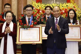 Chủ tịch nước gặp mặt học sinh đoạt giải Olympic và khoa học kỹ thuật