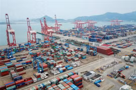 Cảng container ở thành phố Liên Vân Cảng, tỉnh Giang Tô, Trung Quốc. (Nguồn: AFP/TTXVN) 