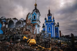 Một nhà thờ bị phá hủy trong xung đột Nga-Ukraine ở làng Bohorodychne thuộc vùng Donetsk (Ukraine) ngày 4/1/2023. (Nguồn: AFP/TTXVN)