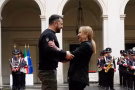 Tổng thống Ukraine Volodymyr Zelensky và Thủ tướng Italy Giorgia Meloni. (Nguồn: AP)