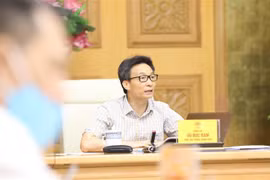 Phó Thủ tướng Vũ Đức Đam chủ trì cuộc họp. (Ảnh: Văn Điệp/TTXVN) 