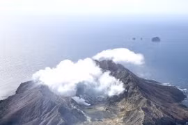 Núi lửa White Island "thức giấc"