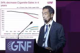 Bác sỹ Hiroya Kumamaru công bố thành tựu giảm 34% doanh số thuốc lá điếu của Nhật Bản tại Diễn đàn Nicotine và Thuốc lá Toàn cầu sáng 20/9. (Nguồn: Vietnam+)