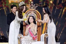 Khoảnh khắc đăng quang của tân Hoa hậu Việt Nam Huỳnh Thị Thanh Thủy