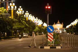 Một tuyến phố bị phong tỏa phòng dịch COVID-19 tại Vientiane, Lào, ngày 21/9/2021. (Ảnh: THX/TTXVN) 