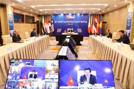 Phó Thủ tướng, Bộ trưởng Bộ Ngoại giao Phạm Bình Minh chủ trì Hội nghị Hội đồng Điều phối ASEAN lần thứ 26 theo hình thức trực tuyến. (Ảnh: Văn Điệp/TTXVN) 