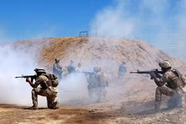 Binh sỹ Australia tham gia huấn luyện cho quân đội Iraq. (Nguồn: AP) 
