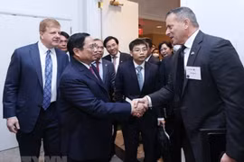 Thủ tướng Phạm Minh Chính với các nhà đầu tư và doanh nghiệp Hoa Kỳ. (Ảnh: Dương Giang/TTXVN) 