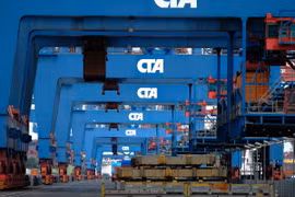 Cảng container ở Hamburg, miền Bắc Đức. (Ảnh: AFP/TTXVN)