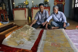 Gìn giữ các đạo sắc phong - 'báu vật' thiêng liêng của làng quê xứ Huế