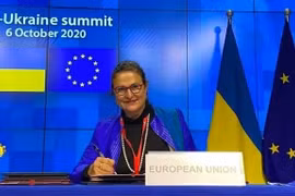 Bà Katarina Mathernová sẽ trở thành đại sứ mới của EU tại Ukraine. (Nguồn: Yahoo)