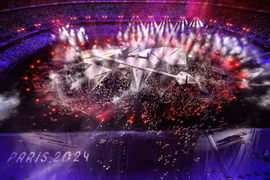 Lễ bế mạc Olympic Paris 2024 - bữa tiệc của âm thanh và ánh sáng