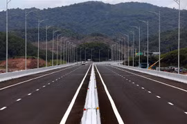Cao tốc Vân Đồn-Móng Cái. (Ảnh: Huy Hùng/TTXVN) 