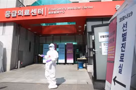 [Video] Hàn Quốc mất dấu 2.500 người liên quan đến ổ dịch Itaewon