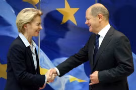Tân Thủ tướng Đức Olaf Scholz và Chủ tịch Ủy ban châu Âu (EC) Ursula von der Leyen. (Nguồn: ruptly.tv) 