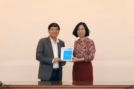 Ban Kinh tế Trung ương đến thăm và làm việc với Thông tấn xã Việt Nam