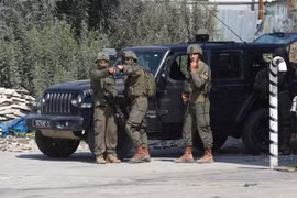 Binh sỹ Israel gác tại khu vực Shavei Shomron, phía tây Nablus, ngày 11/10/2022. (Ảnh: THX/TTXVN) 