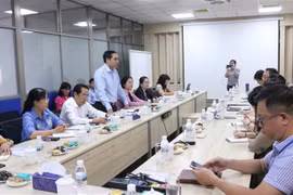 Quang cảnh buổi làm việc của Bộ Lao động, Thương binh và Xã hội với Công ty trách nhiệm hữu hạn PouYuen Việt Nam. (Ảnh: Thanh Vũ/TTXVN)