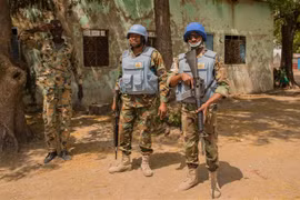 Binh sỹ thuộc Phái bộ gìn giữ hòa bình của Liên hợp quốc tại Nam Sudan (UNMISS) tuần tra tại Leer, Nam Sudan. (Nguồn: AFP/ TTXVN)