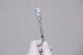 Vaccine phòng COVID-19 của hãng Johnson & Johnson (Mỹ). (Nguồn: AFP/TTXVN) 