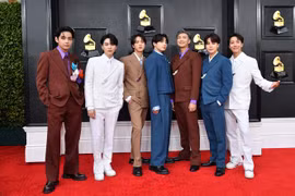 Các thành viên nhóm nhạc BTS tại Lễ trao giải âm nhạc Grammy lần thứ 64 ở Las Vegas, Mỹ, ngày 3/4/2022. (Ảnh: AFP/TTXVN) 