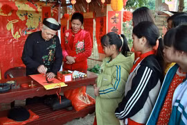Xin chữ thư pháp - nét văn hóa đầu năm của người Việt
