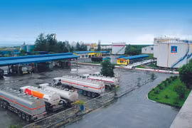 Tổng kho xăng dầu Đình Vũ, Hải Phòng. (Ảnh: TTXVN)