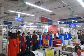 Các đơn vị của Tổng Công ty May 10 bắt tay ngay vào công việc sau kỳ nghỉ Tết Nguyên đán Quý Mão 2023.(Ảnh: Đức Duy/Vietnam+)
