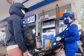 Một điểm bán xăng của Petrolimex. (Ảnh: Đức Duy/Vietnam+)