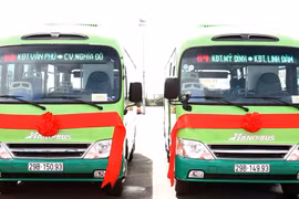 Hà Nội đưa vào vận hành 2 tuyến buýt gom 84 và 85 nối các khu đô thị lớn trên địa bàn. (Ảnh: Doãn Đức/Vietnam+)
